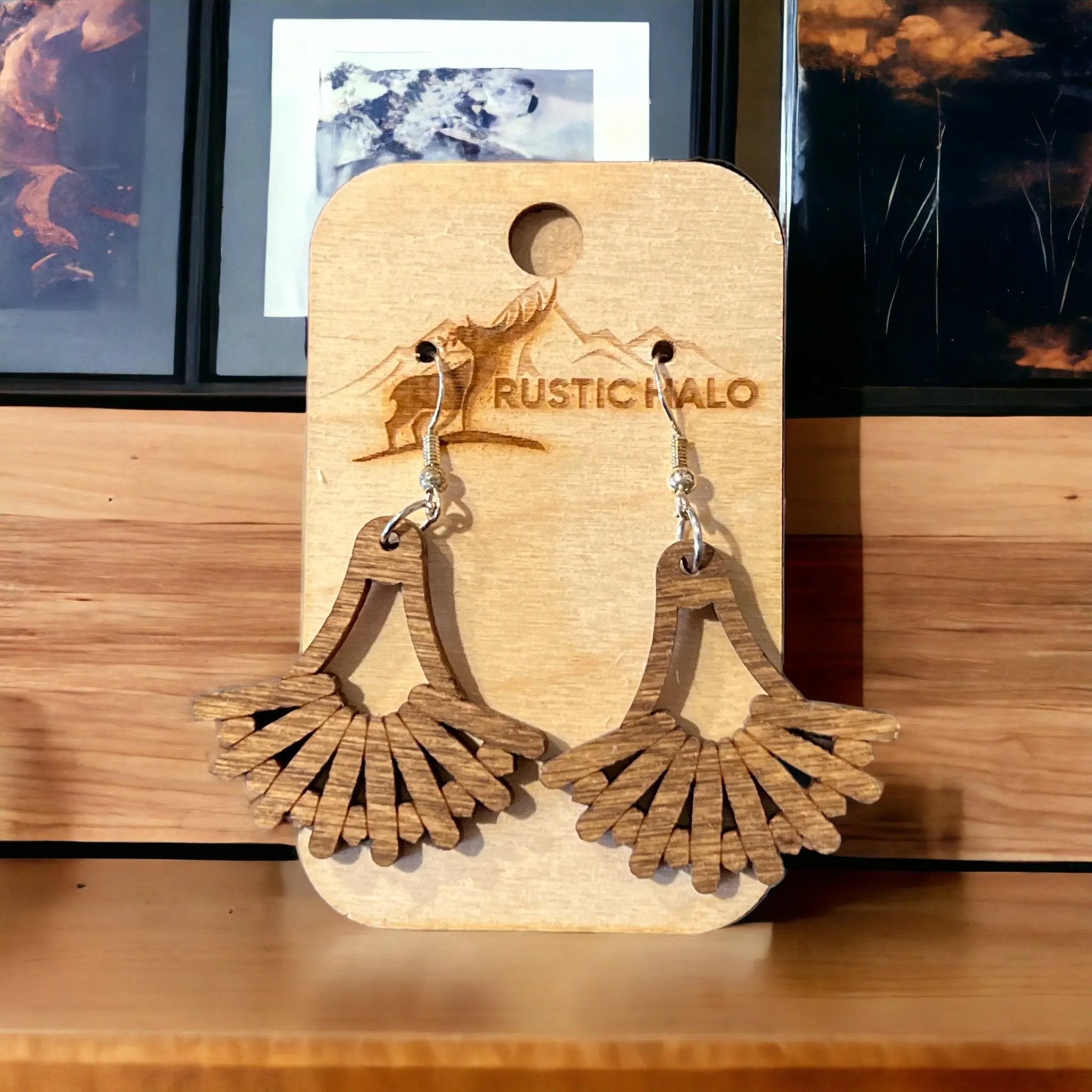 Dainty Fanned Hoop - Rustic Halo